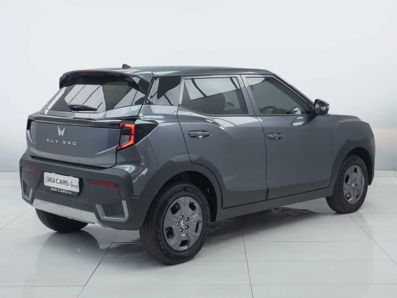 Vehicle Image for 5/23for Mahindra XUV3X0 1.2 MX3 AT