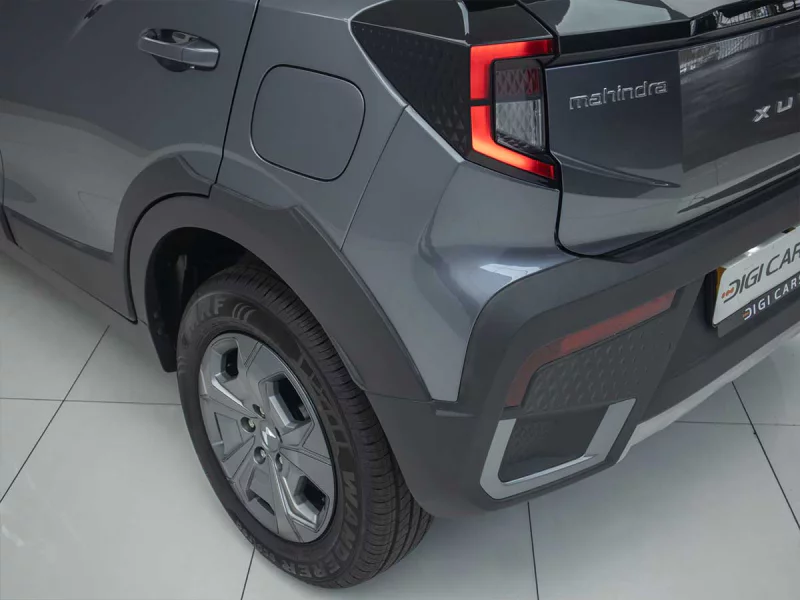 Vehicle Image for 9/23for Mahindra XUV3X0 1.2 MX3 AT