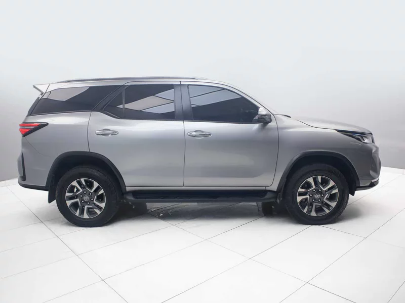 Vehicle Image for 4/26for Toyota Fortuner 2.8GD-6 R/B A/T