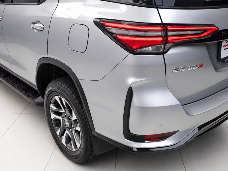 Vehicle Image for 10/26for Toyota Fortuner 2.8GD-6 R/B A/T
