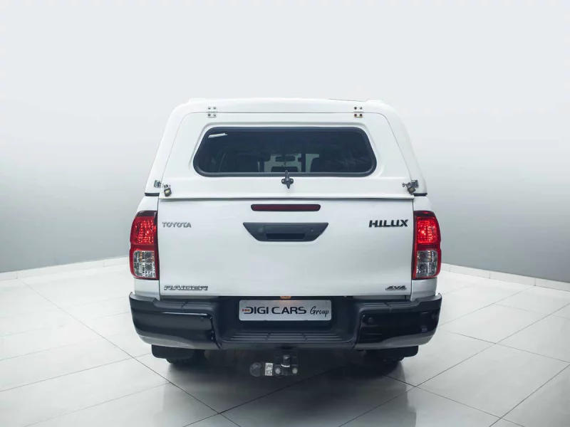 Vehicle Image for 11/24for Toyota Hilux Double Cab 2.4 GD-6 4X4 Raider 6AT