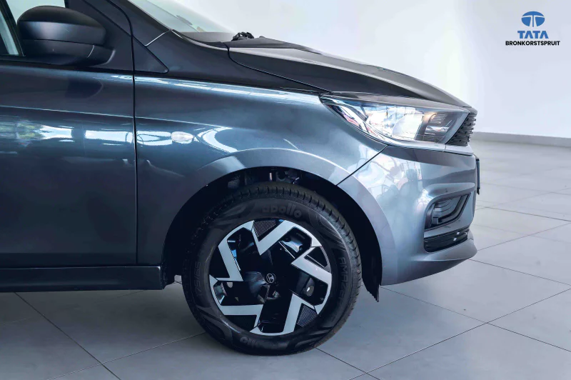 Vehicle Image for 7/26for Tata Tiago 1.2 XT MT