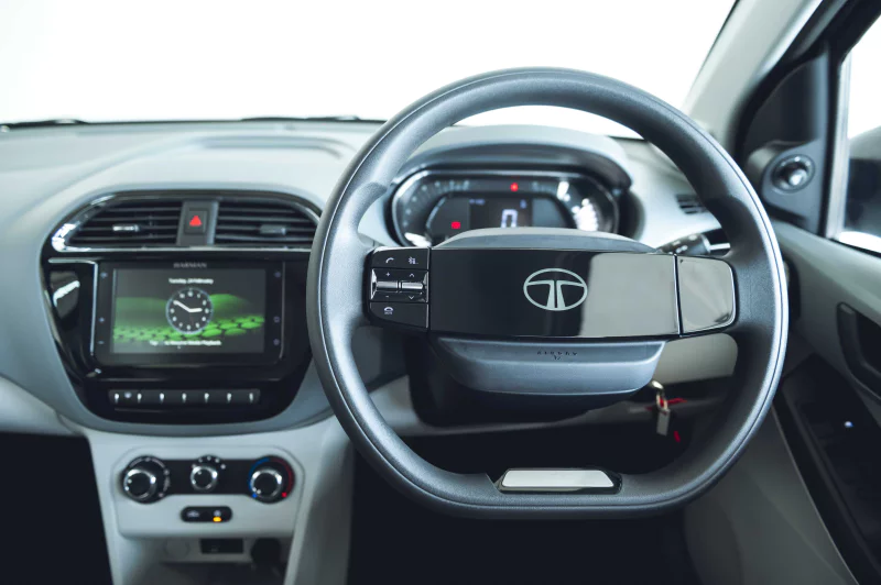 Vehicle Image for 20/26for Tata Tiago 1.2 XT MT