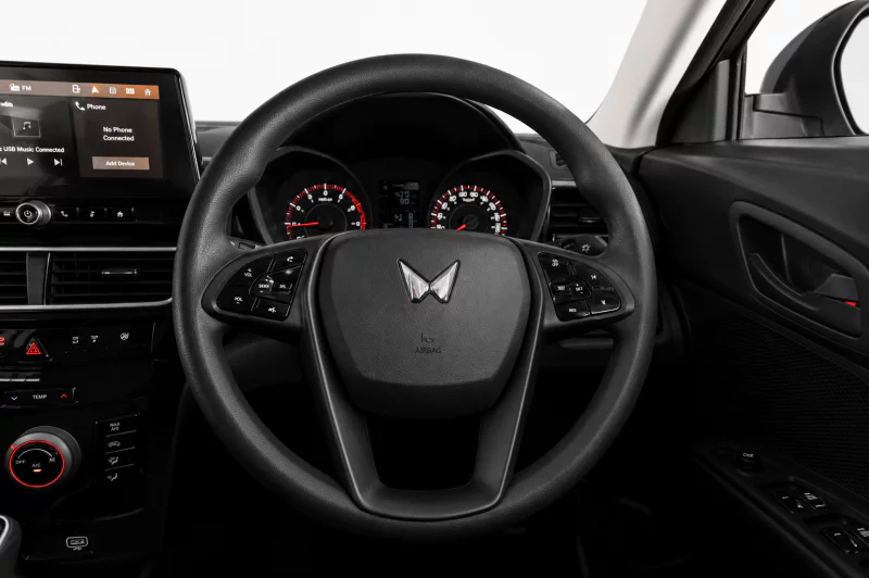 Vehicle Image for 18/29for Mahindra XUV3X0 1.2 MX3 AT