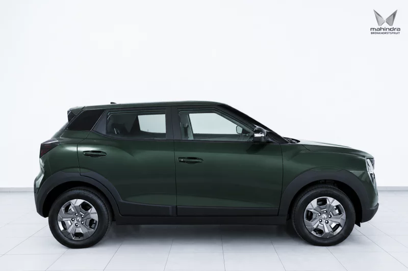Vehicle Image for 3/3for Mahindra XUV3X0 1.2 MX3 MT