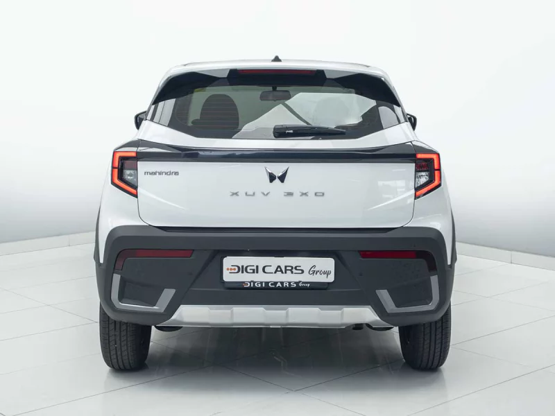 Vehicle Image for 23/23for Mahindra XUV3X0 1.2 MX3 AT
