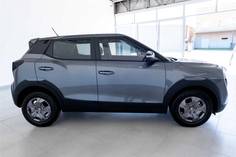 Vehicle Image for 3/3for Mahindra XUV3X0 1.2 MX3 MT