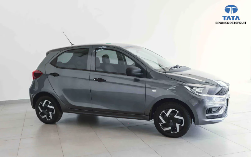 Vehicle Image for 4/21for Tata Tiago 1.2 XM MT