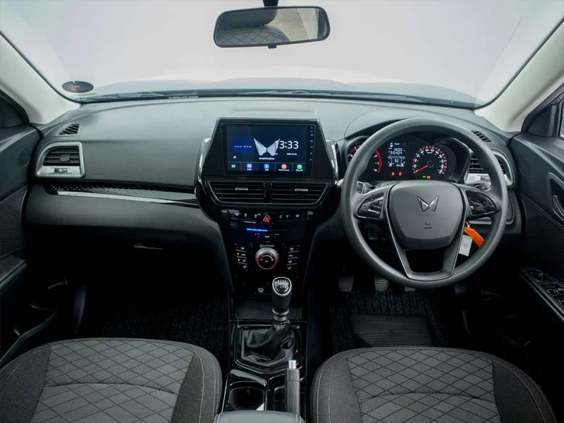 Vehicle Image for 18/23for Mahindra XUV3X0 1.2 MX2 MT