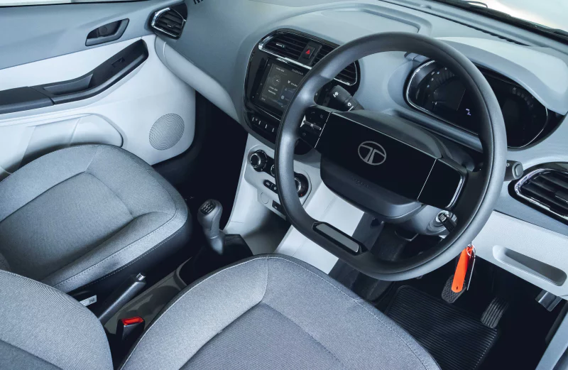 Vehicle Image for 17/25for Tata Tiago 1.2 XT MT