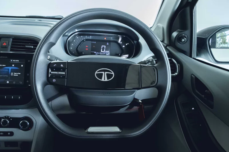 Vehicle Image for 14/25for Tata Tiago 1.2 XT MT