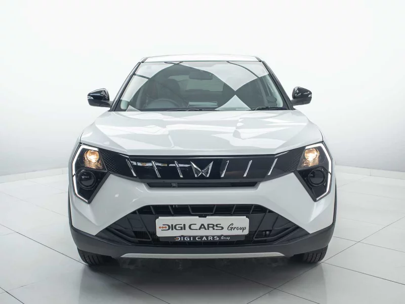 Vehicle Image for 2/23for Mahindra XUV3X0 1.2 MX3 MT