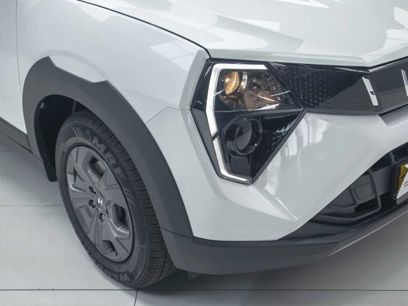 Vehicle Image for 8/23for Mahindra XUV3X0 1.2 MX3 MT