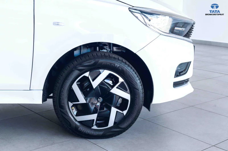 Vehicle Image for 12/26for Tata Tiago 1.2 XM MT