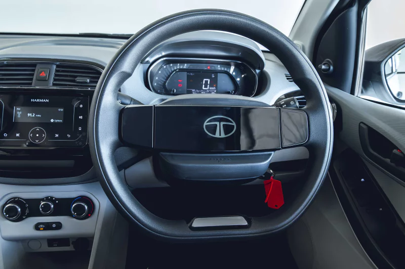Vehicle Image for 17/26for Tata Tiago 1.2 XM MT
