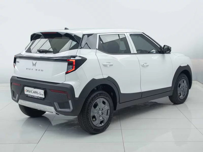 Vehicle Image for 5/22for Mahindra XUV3X0 1.2 MX2 AT