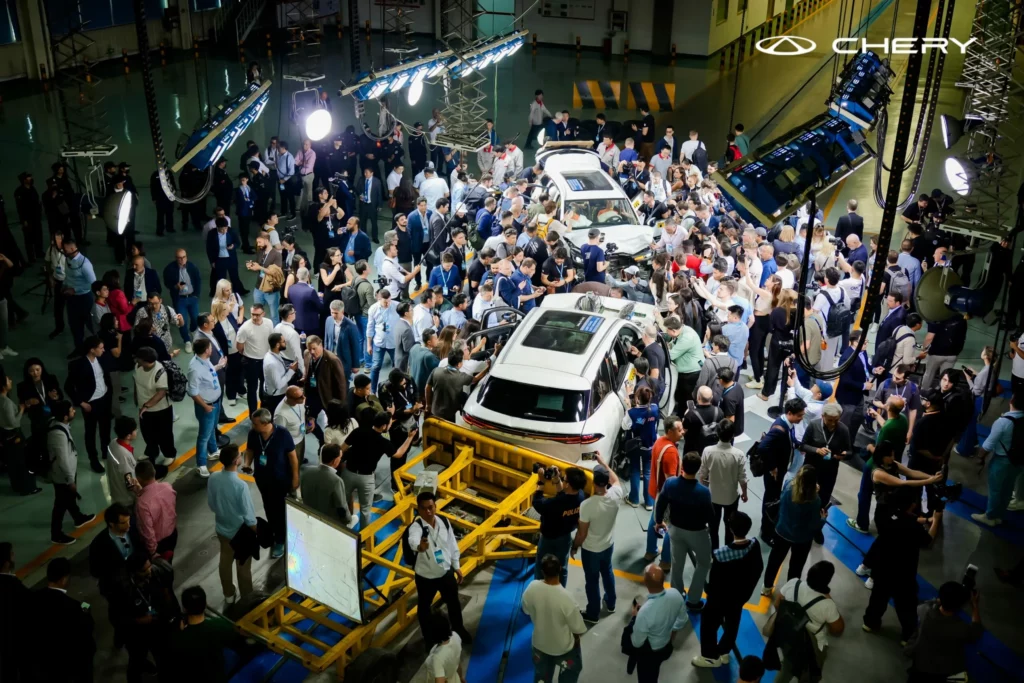 Safety. For Family: TIGGO 9 Completes Public Three-Vehicle Composite Crash Verification During the 2026 International Business Summit.