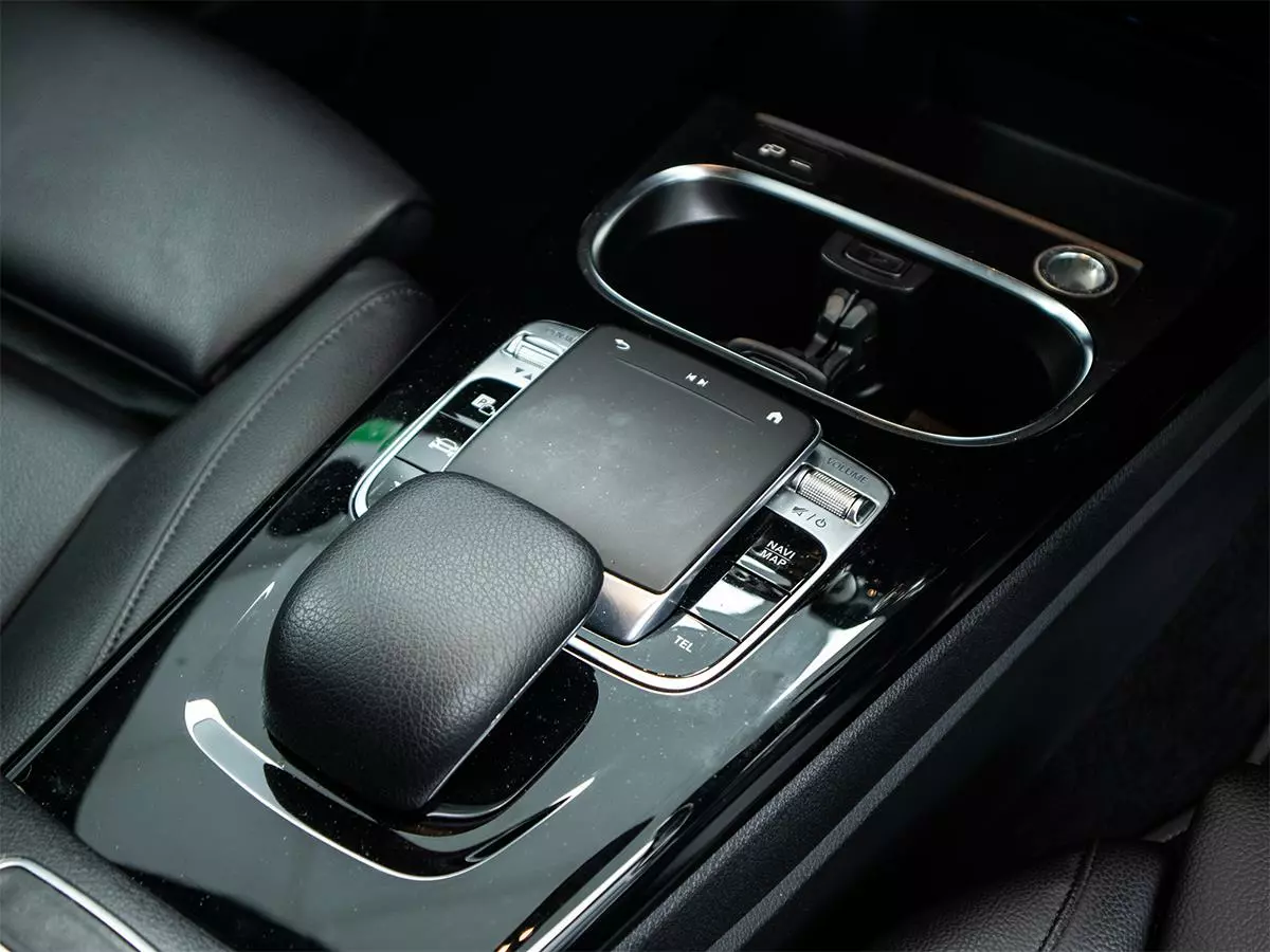 Vehicle Image for 11/17for Mercedes-Benz A-Class A200 Sedan Progressive