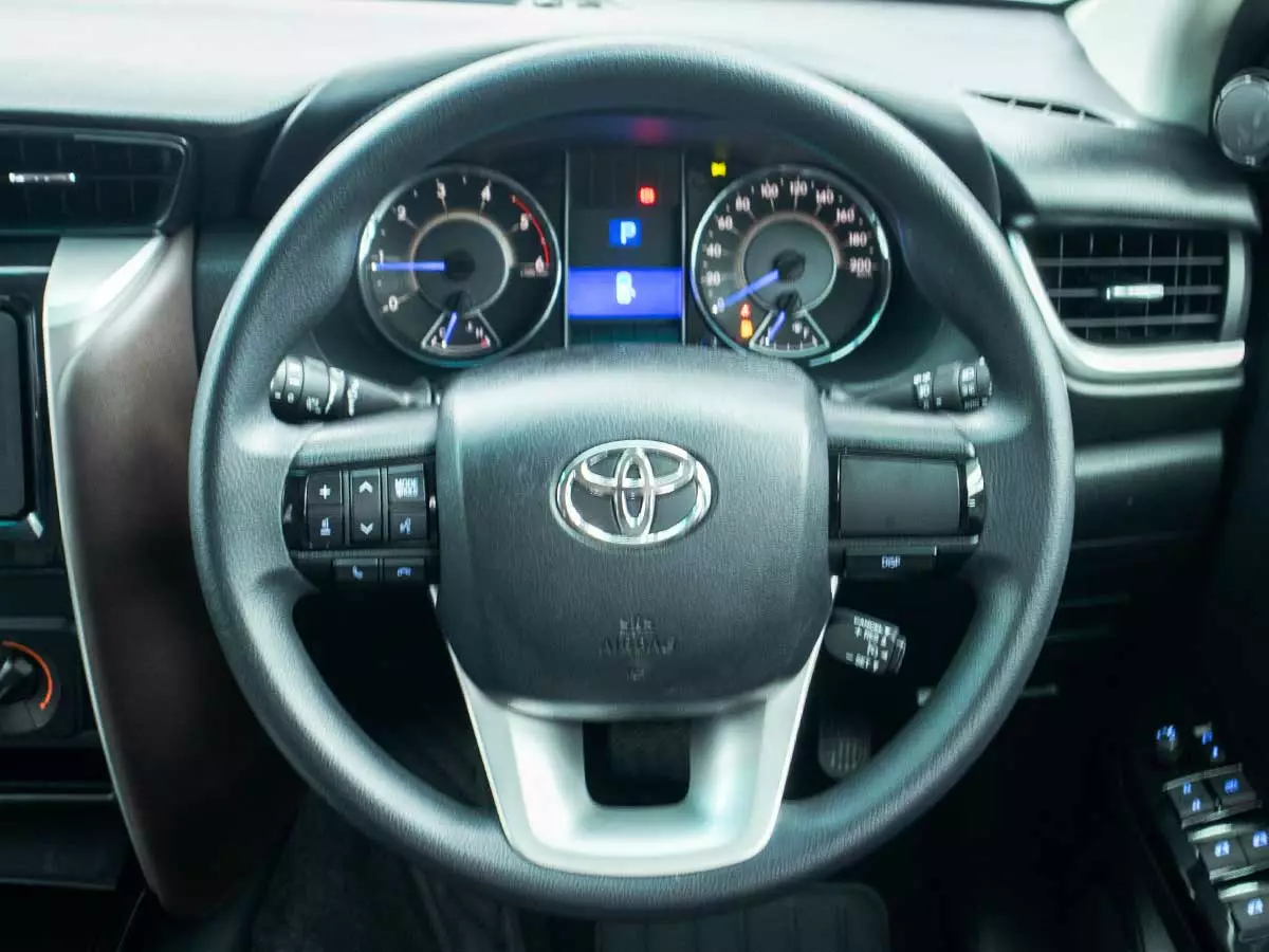 Vehicle Image for 10/18for Toyota Fortuner 2.4GD-6 Auto