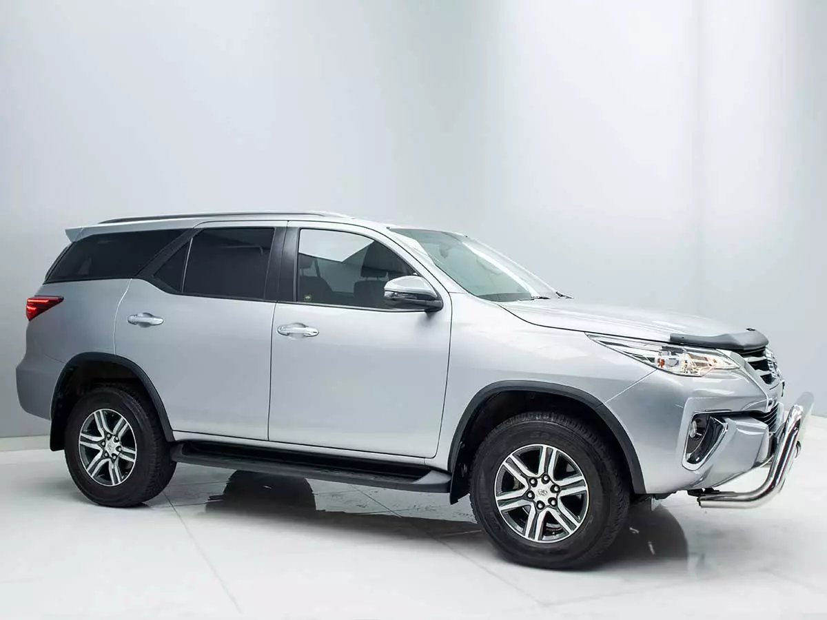 Vehicle Image for 4/18for Toyota Fortuner 2.4GD-6 Auto