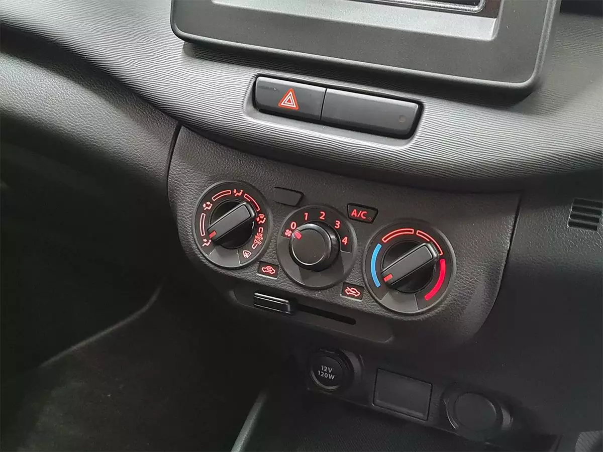 Vehicle Image for 11/18for Suzuki Ertiga 1.5 GA