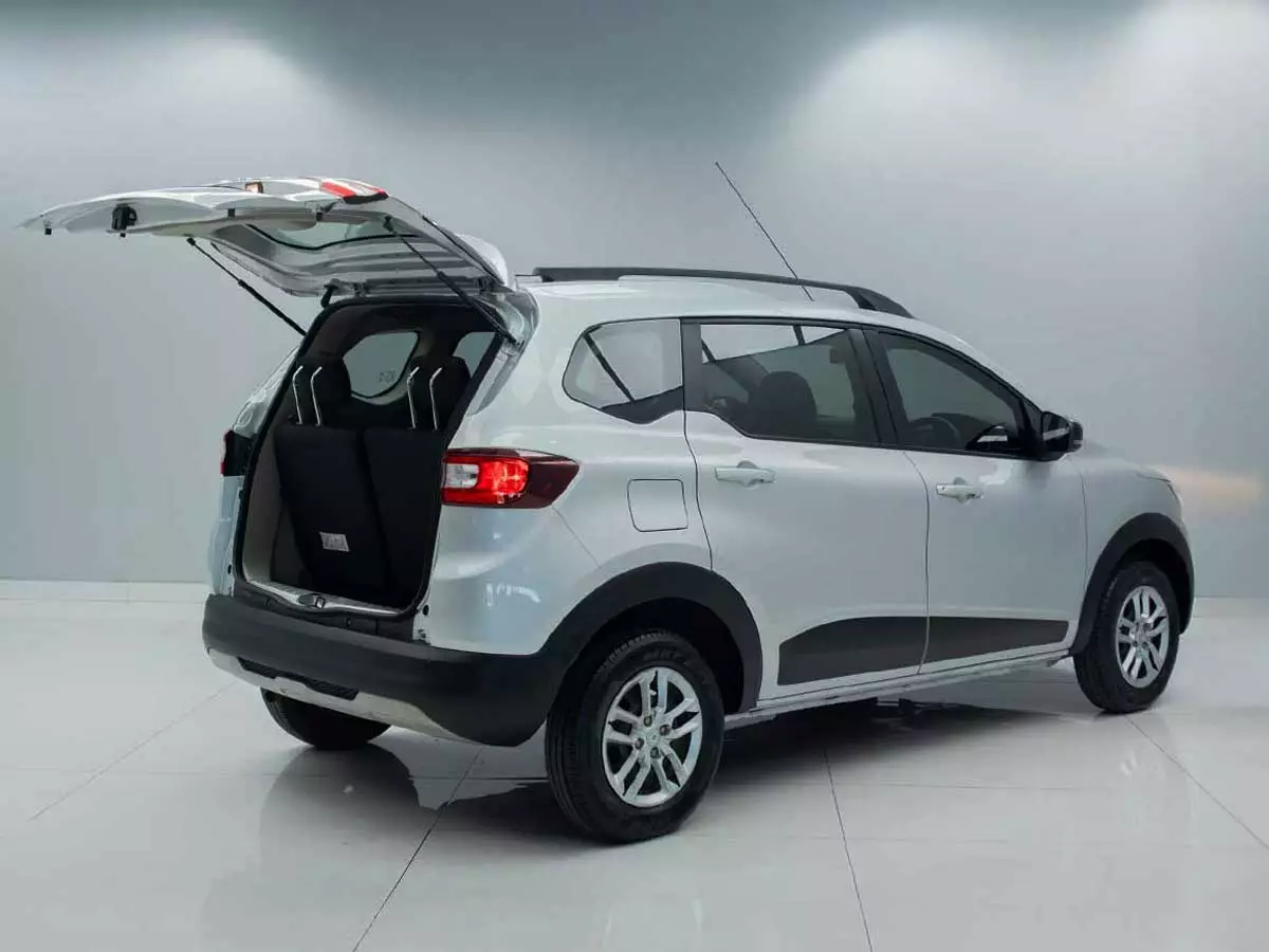Vehicle Image for 6/18for Renault Triber 1.0 Dynamique