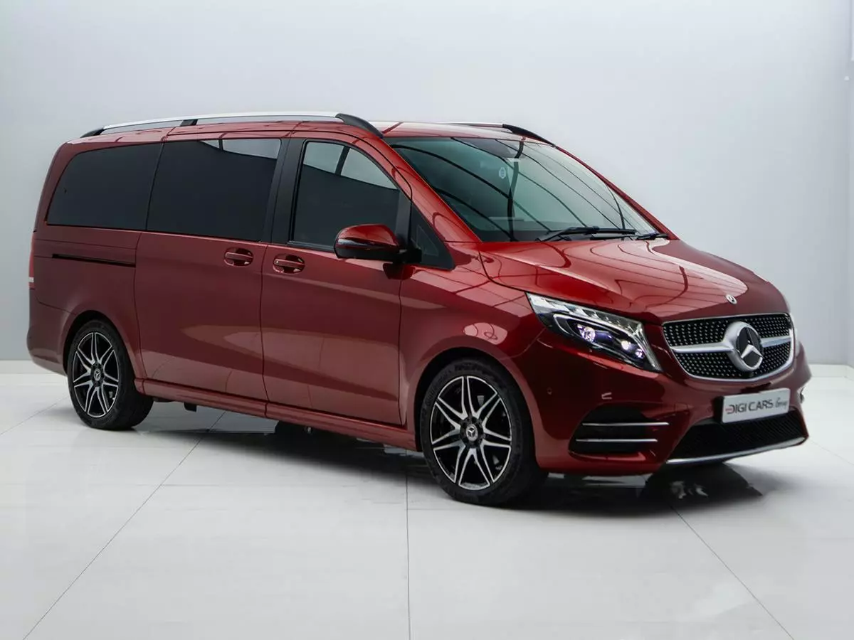 Vehicle Image for 1/18for Mercedes-Benz V-Class V300d Exclusive AMG Line