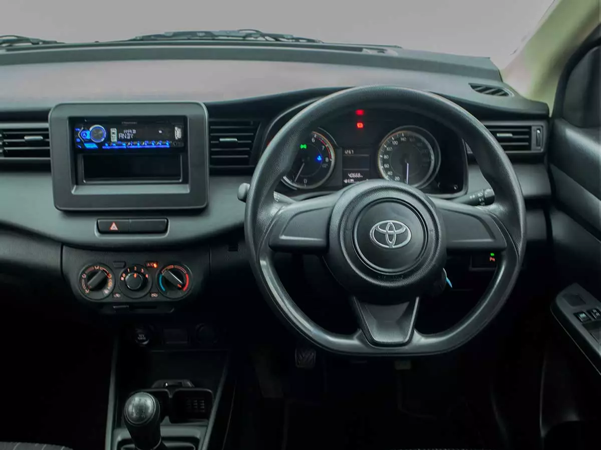 Vehicle Image for 15/18for Toyota Rumion 1.5 S
