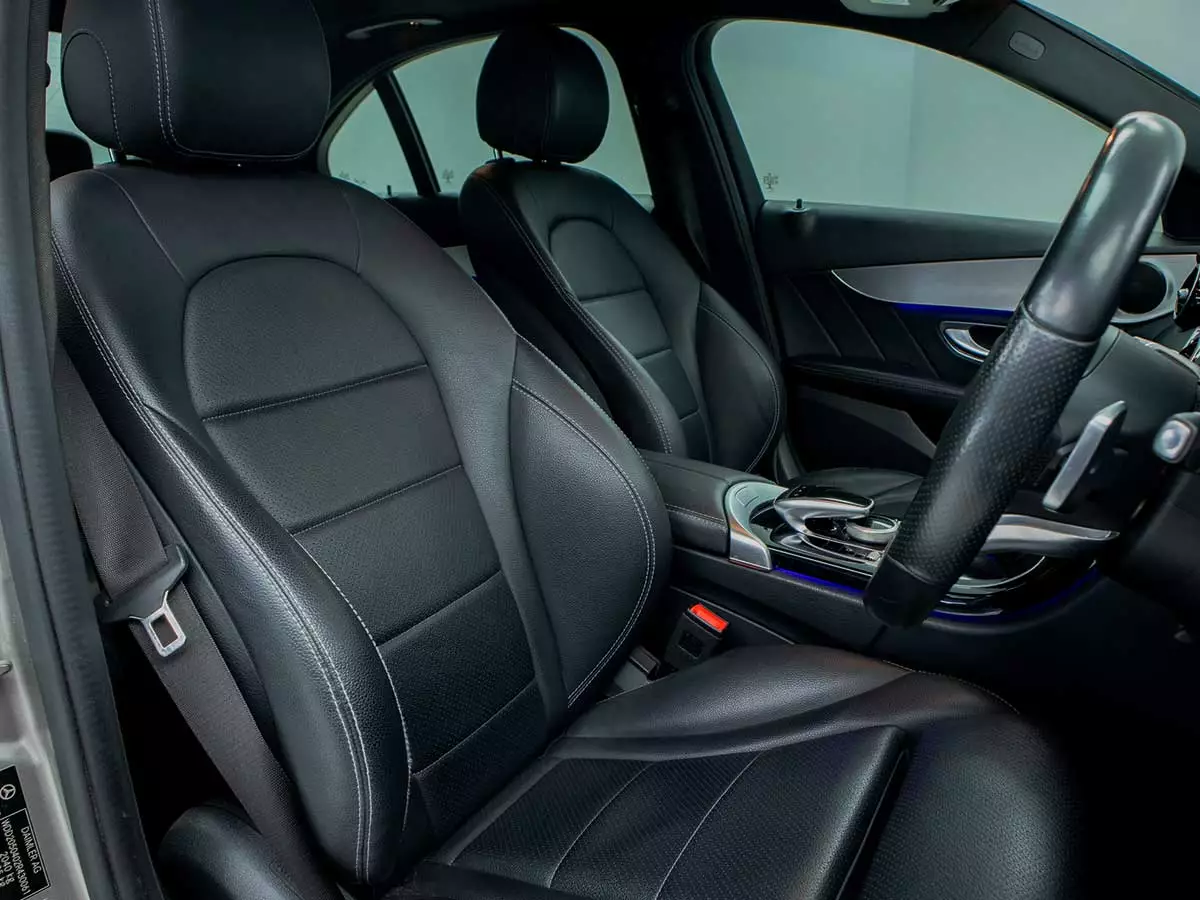 Vehicle Image for 17/17for Mercedes-Benz C-Class C180 AMG Line