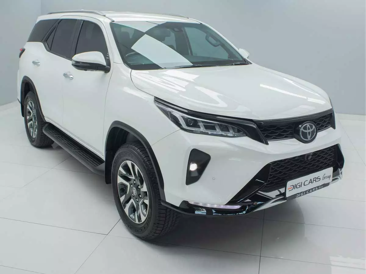 Vehicle Image for 2/18for Toyota Fortuner 2.8GD-6 VX