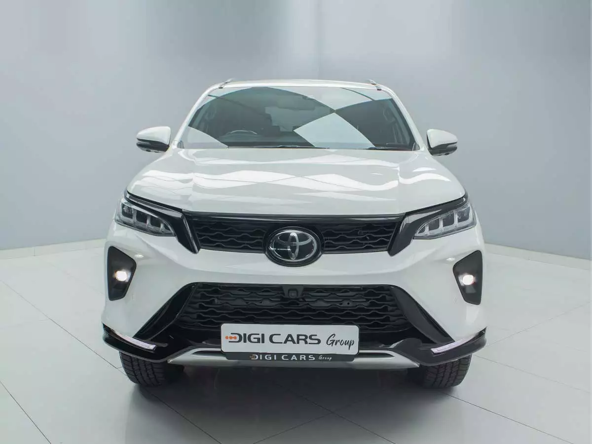 Vehicle Image for 3/18for Toyota Fortuner 2.8GD-6 VX