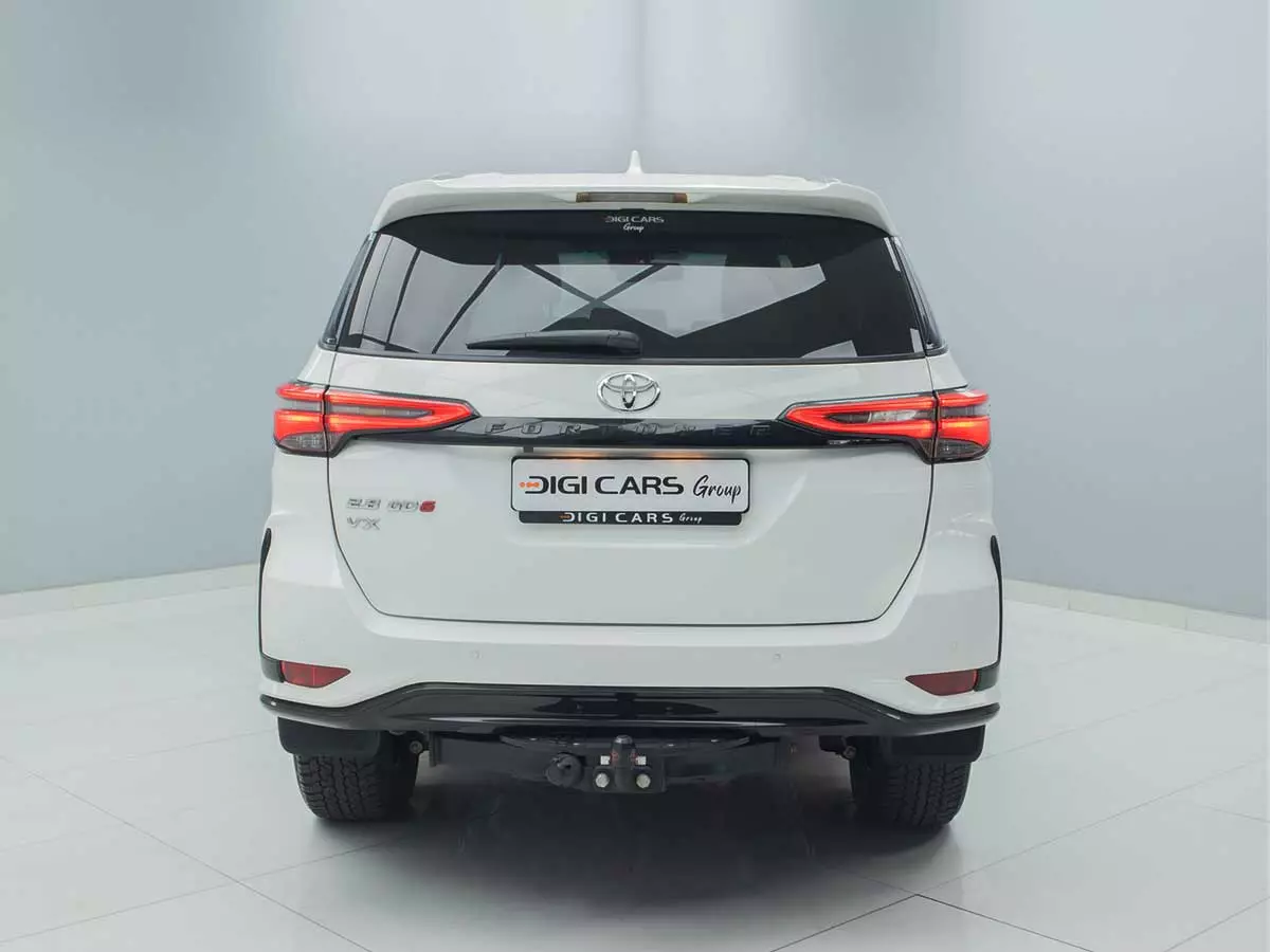 Vehicle Image for 9/18for Toyota Fortuner 2.8GD-6 VX