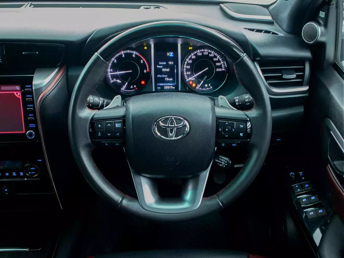 Vehicle Image for 10/18for Toyota Fortuner 2.8GD-6 VX