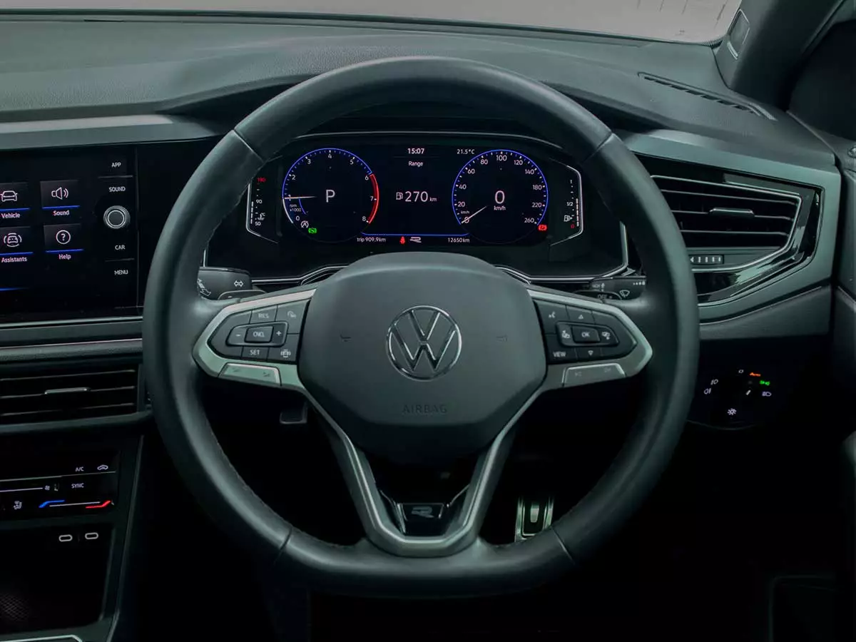 Vehicle Image for 10/17 for Volkswagen Polo Hatch 1.0TSI R-line