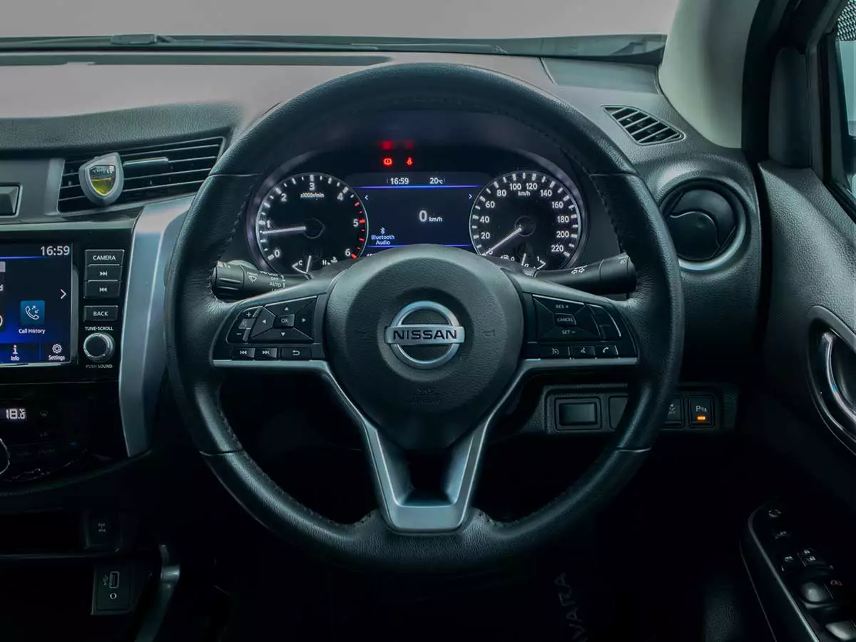 Vehicle Image for 10/17for Nissan Navara 2.5DDTi Double Cab LE