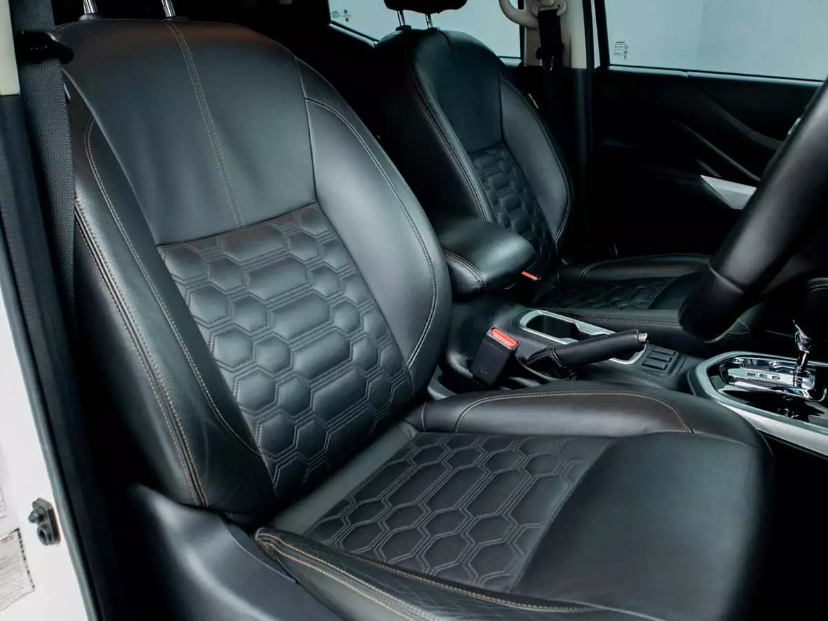 Vehicle Image for 17/17for Nissan Navara 2.5DDTi Double Cab LE