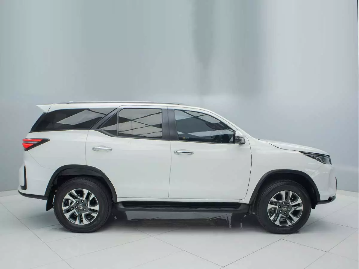Vehicle Image for 4/18for Toyota Fortuner 2.8GD-6 VX