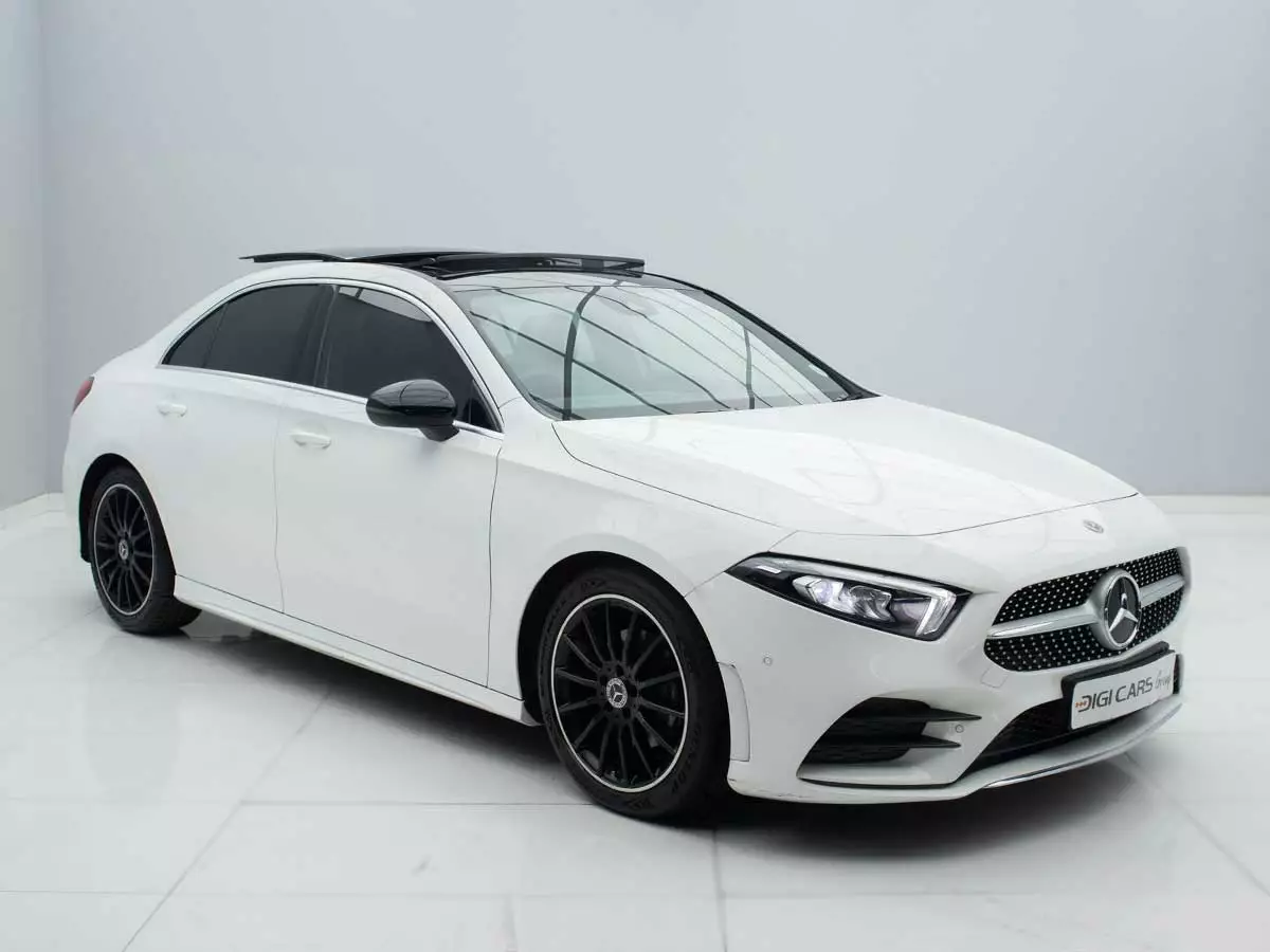 Vehicle Image for 1/17for Mercedes-Benz A-Class A200 Sedan AMG Line