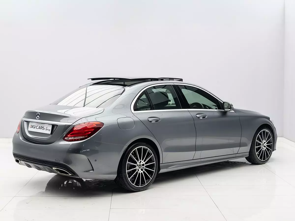 Vehicle Image for 5/17for Mercedes-Benz C-Class C180 AMG Line Auto