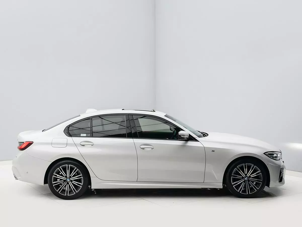 Vehicle Image for 4/17for BMW 3 Series 320i M Sport Launch Edition