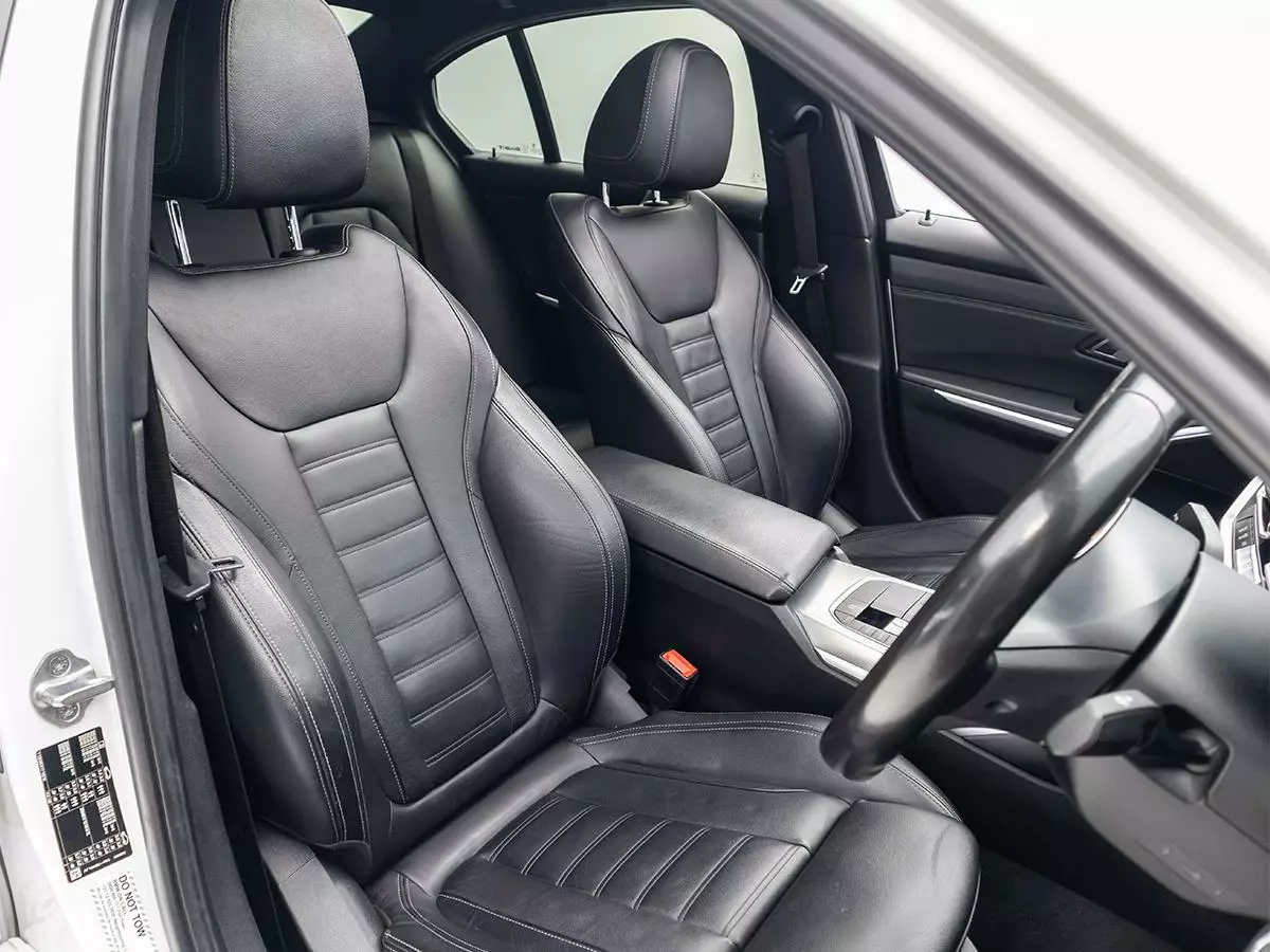 Vehicle Image for 17/17for BMW 3 Series 320i M Sport Launch Edition