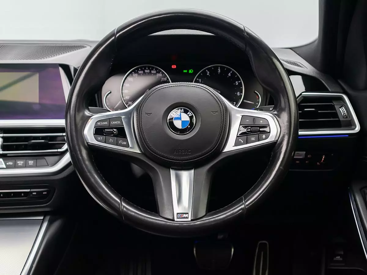 Vehicle Image for 10/17for BMW 3 Series 320i M Sport Launch Edition