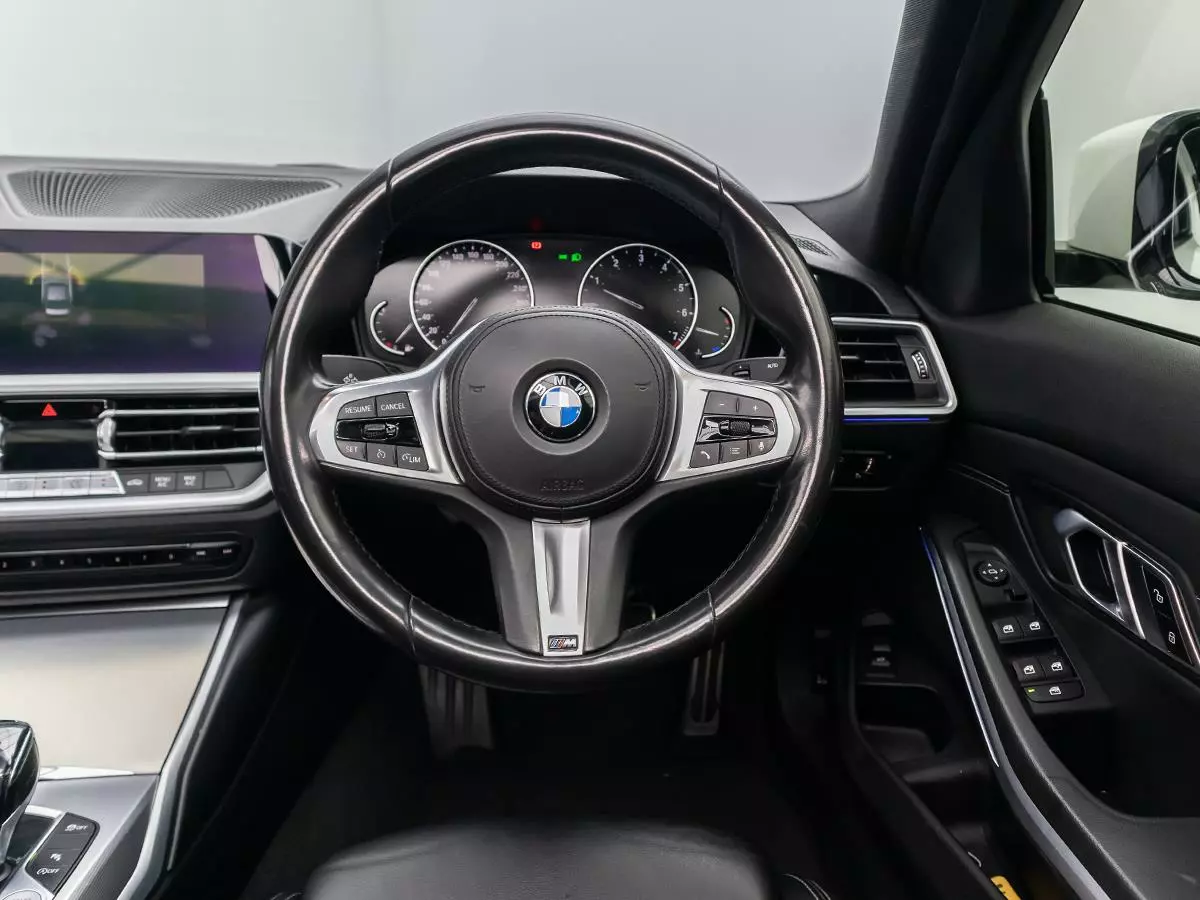 Vehicle Image for 15/17for BMW 3 Series 320i M Sport Launch Edition