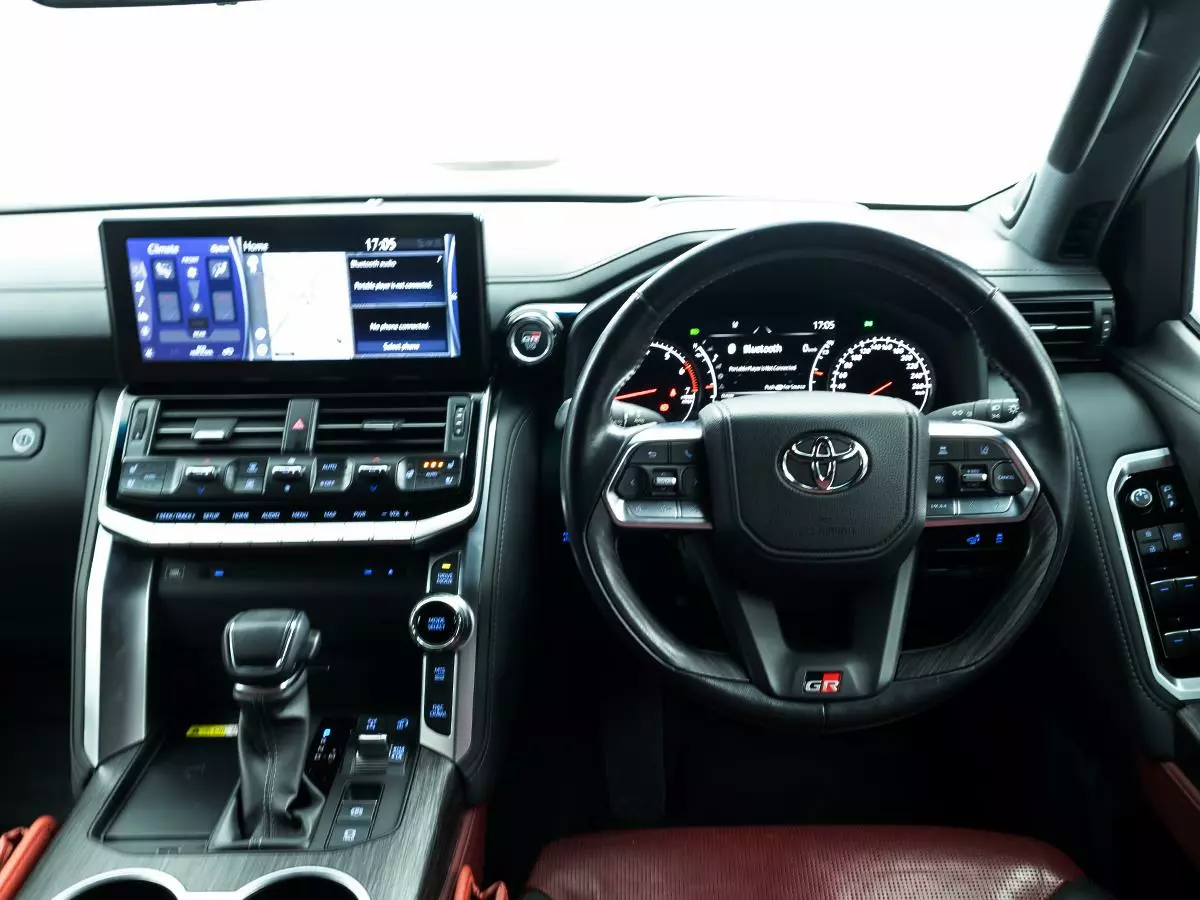 Vehicle Image for 15/18for Toyota Land Cruiser 300 3.5T GR Sport