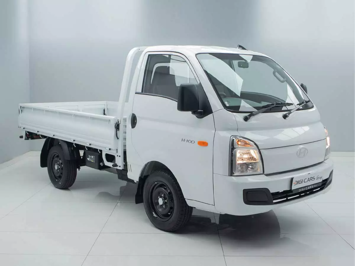 Hyundai H-100 Bakkie 2.6D Deck (Aircon) 2025