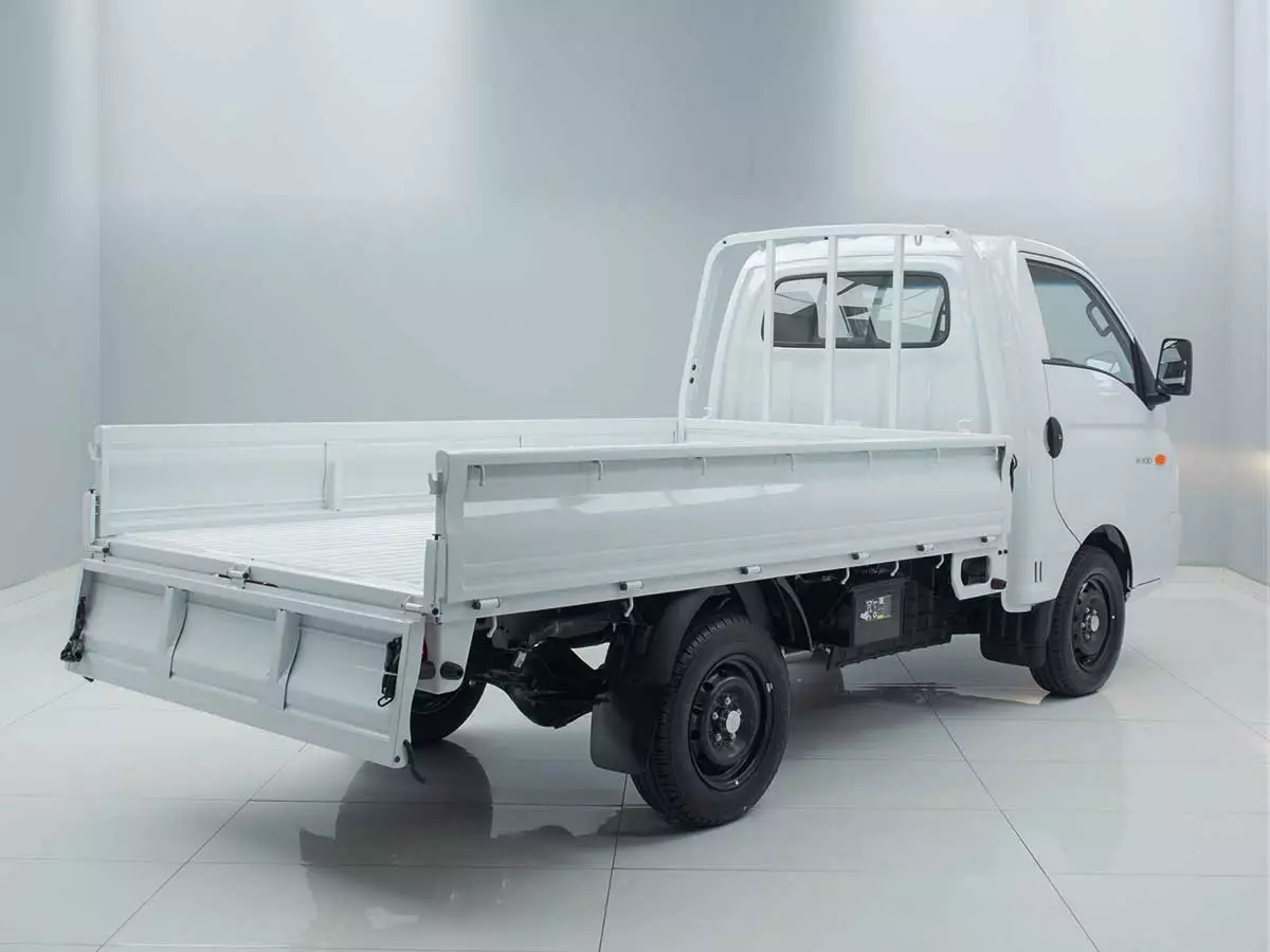 Vehicle Image for 6/16for Hyundai H-100 Bakkie 2.6D Deck (Aircon)