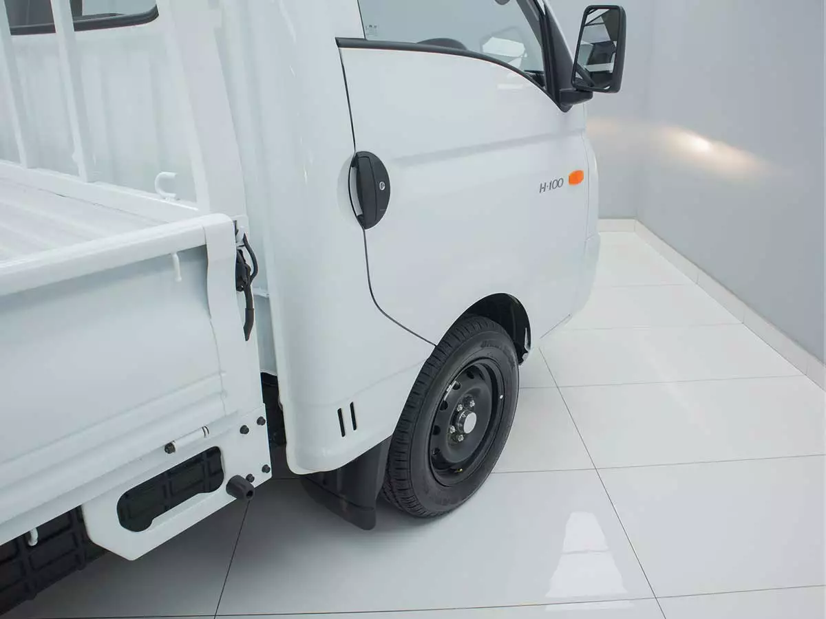 Vehicle Image for 7/16for Hyundai H-100 Bakkie 2.6D Deck (Aircon)