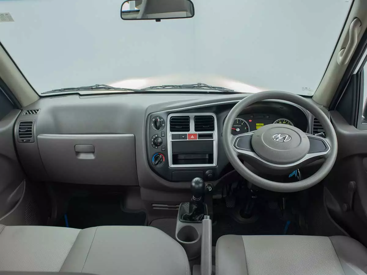 Vehicle Image for 14/16for Hyundai H-100 Bakkie 2.6D Deck (Aircon)