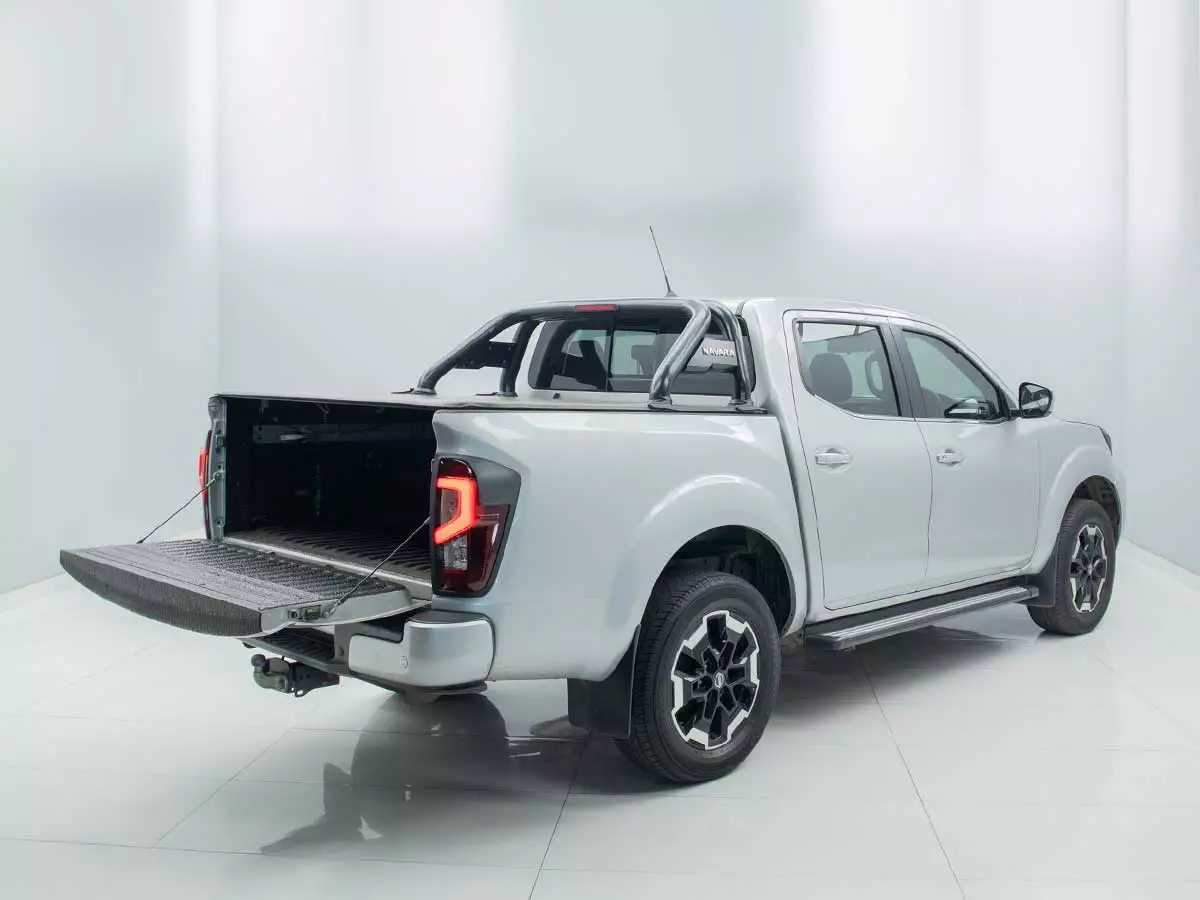 Vehicle Image for 6/17for Nissan Navara 2.5DDTi Double Cab LE
