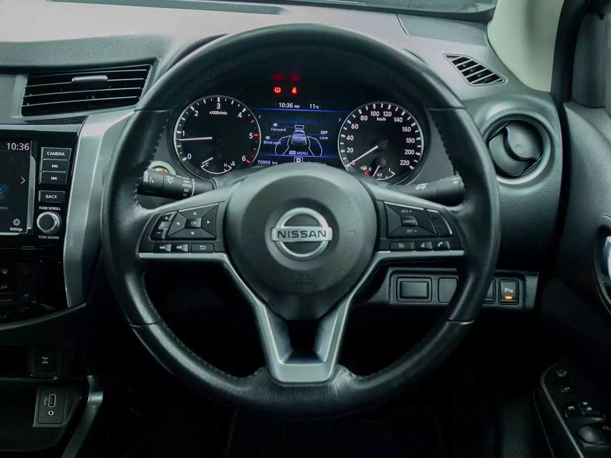 Vehicle Image for 10/17for Nissan Navara 2.5DDTi Double Cab LE